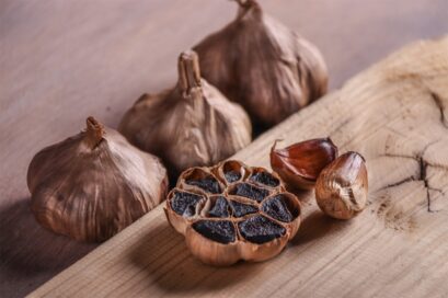 سبزی خشک، سیر سیاه